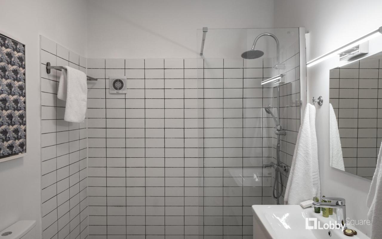 Aether Apartment By Lobbysquare Athena Bagian luar foto